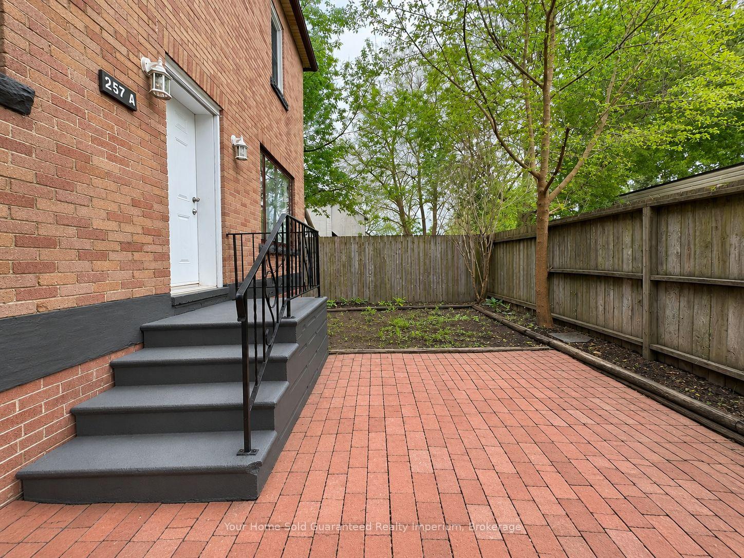 Photo 3 of Unit A, 257 Niagara Street, Welland, Prince Charles — HOMEH