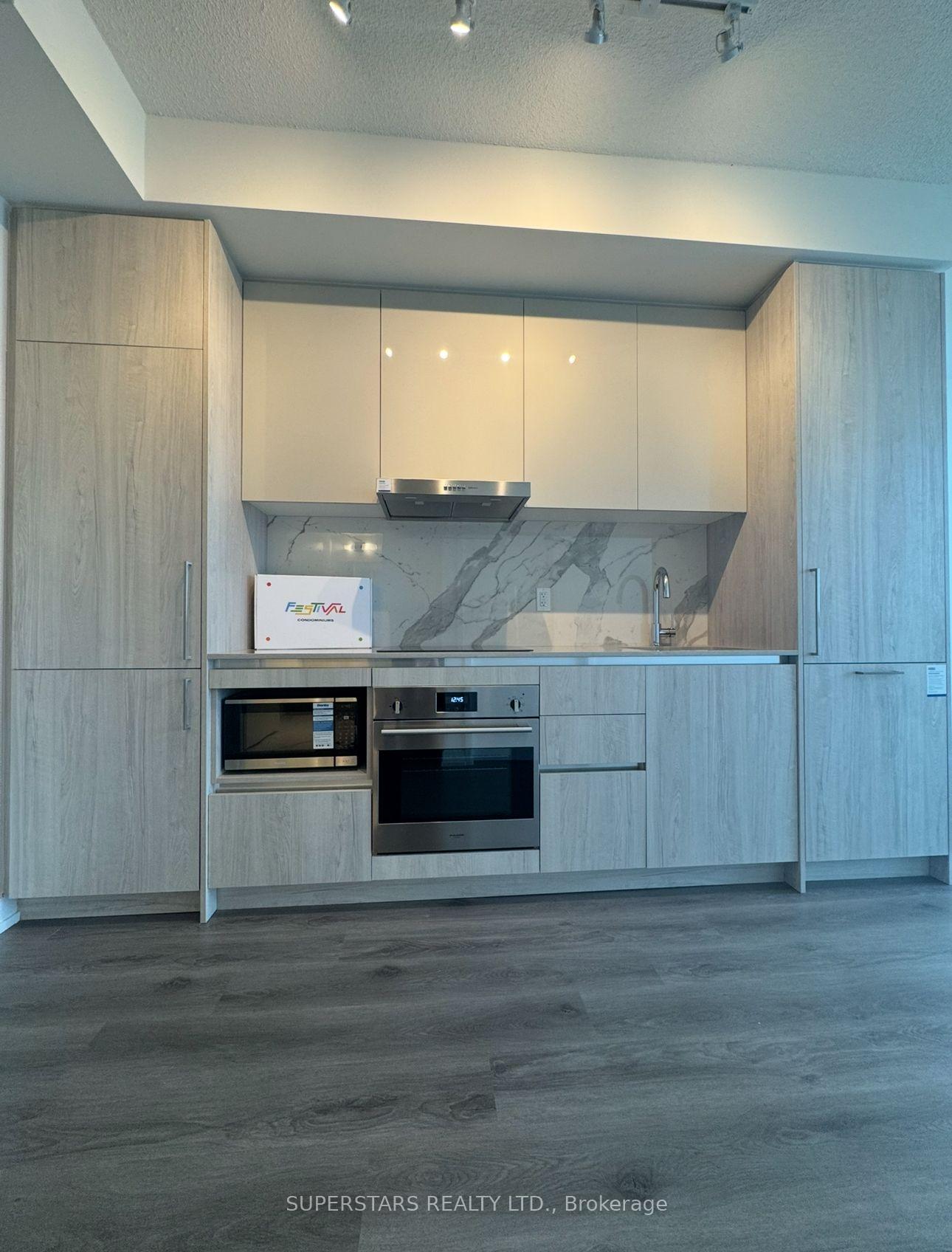 Photo 7 of Unit 5007, 225 Commerce Street, Vaughan, Vaughan Corporate Centre — HOMEH