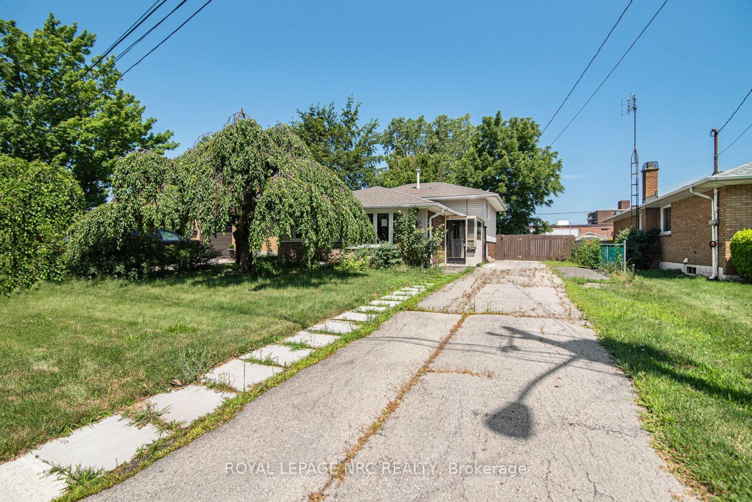 Photo 1 of 100 Mountain Avenue N, Hamilton, Stoney Creek — HOMEH