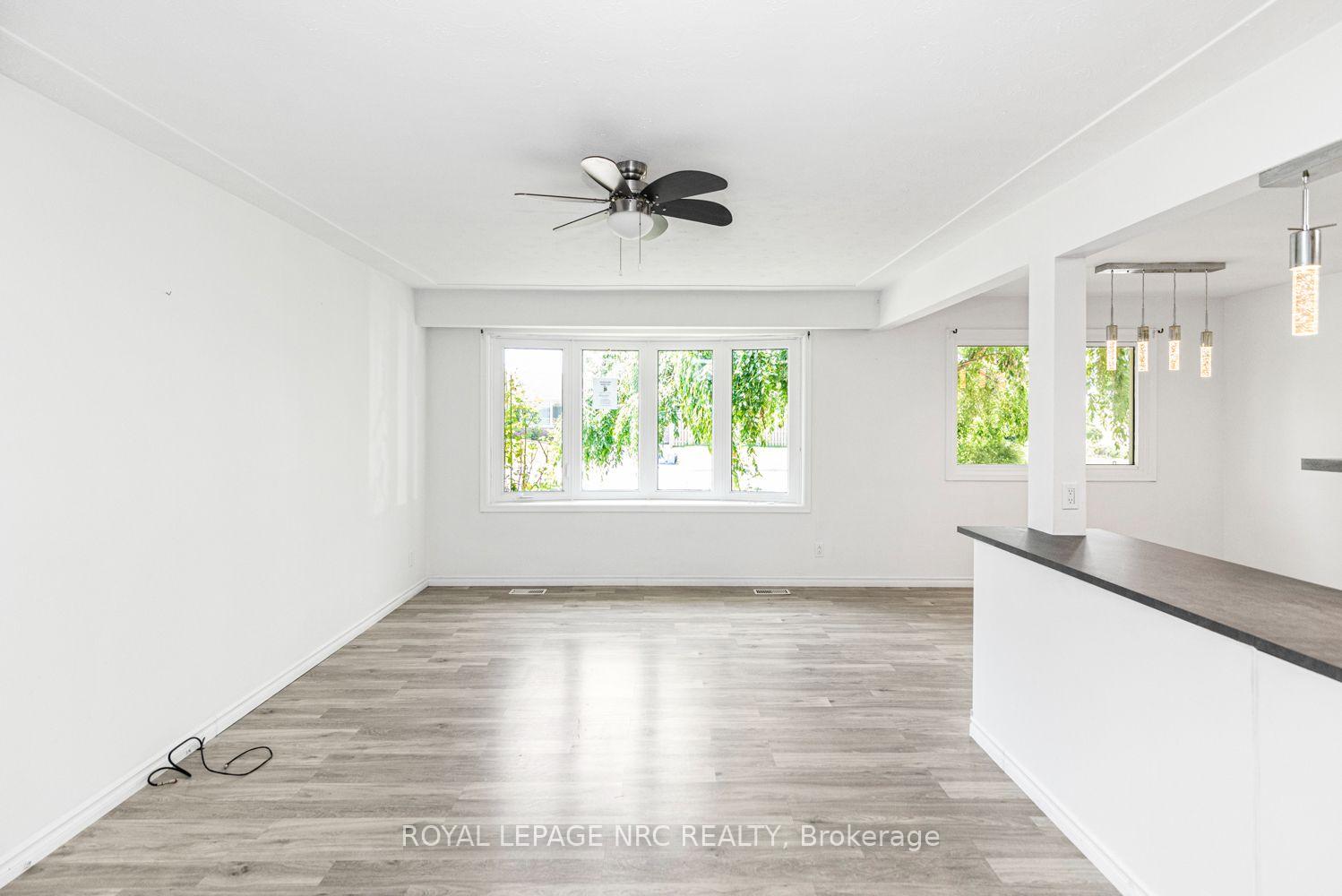 Photo 4 of 100 Mountain Avenue N, Hamilton, Stoney Creek — HOMEH