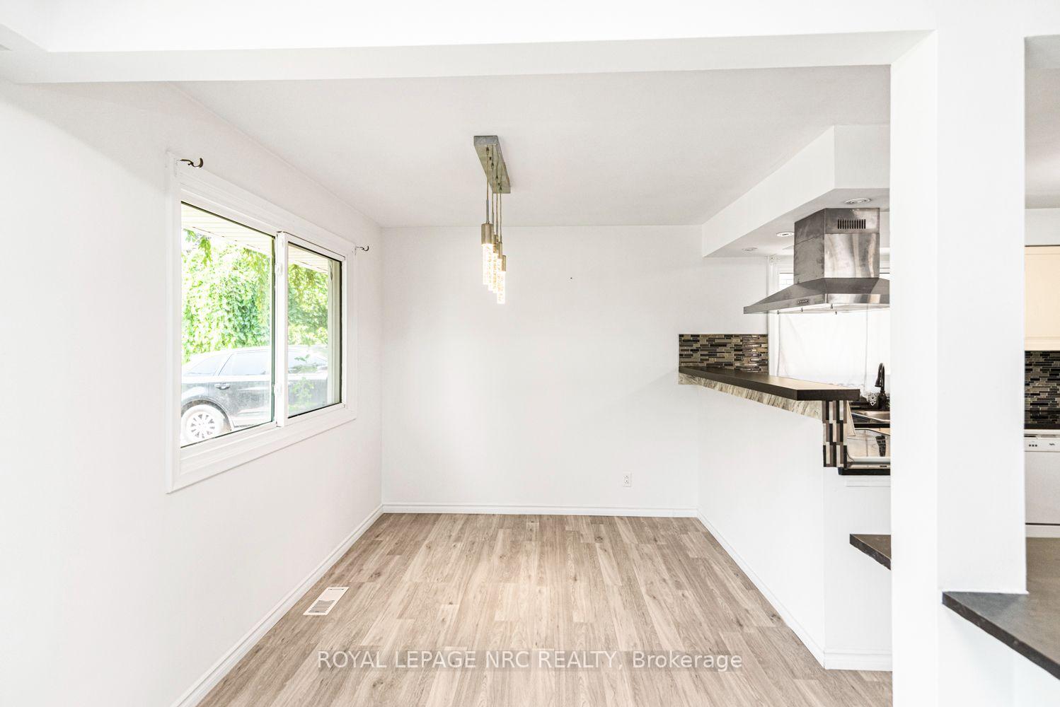 Photo 9 of 100 Mountain Avenue N, Hamilton, Stoney Creek — HOMEH
