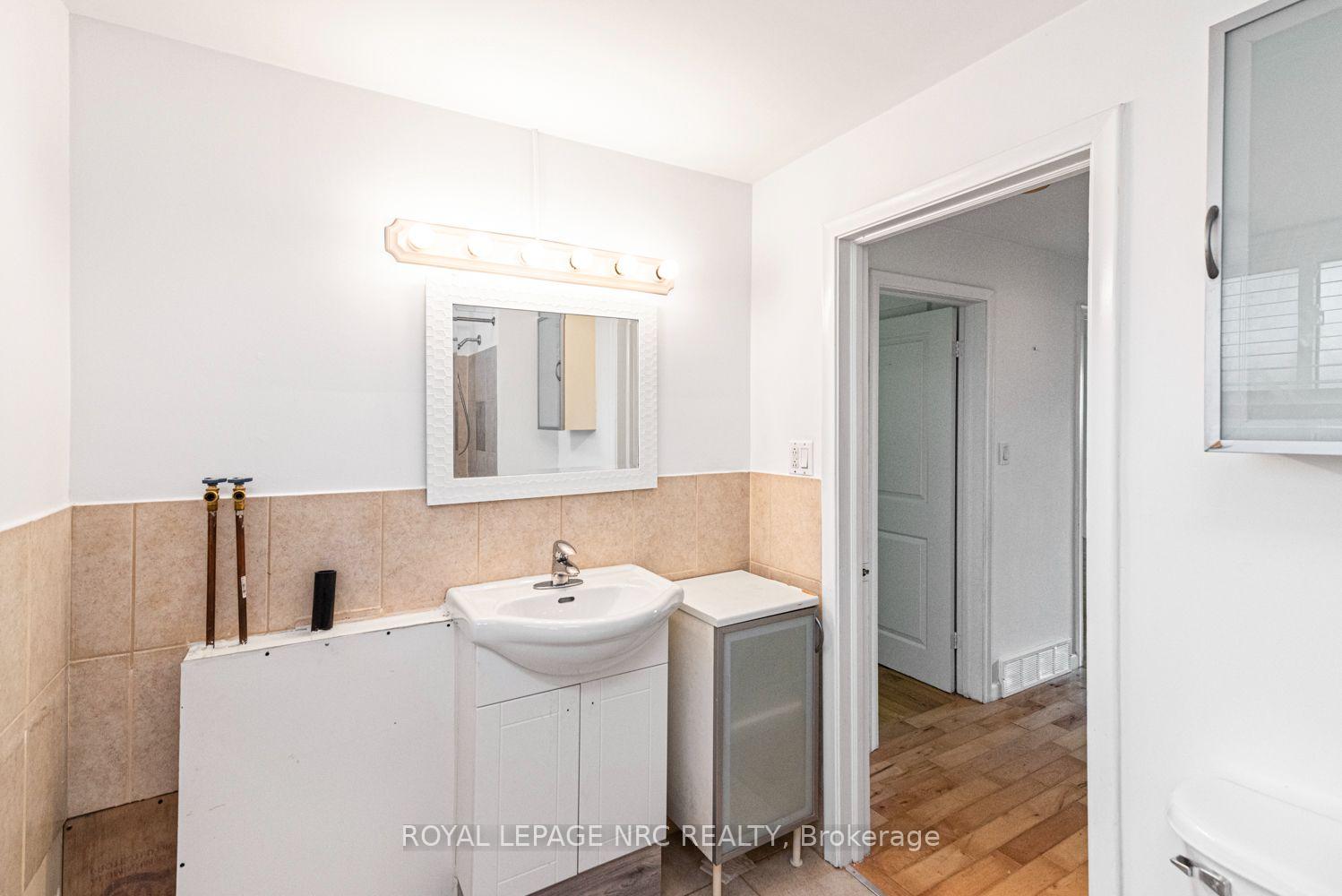 Photo 24 of 100 Mountain Avenue N, Hamilton, Stoney Creek — HOMEH
