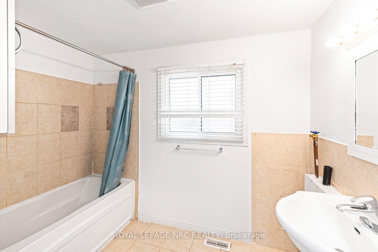 Photo 25 of 100 Mountain Avenue N, Hamilton, Stoney Creek — HOMEH