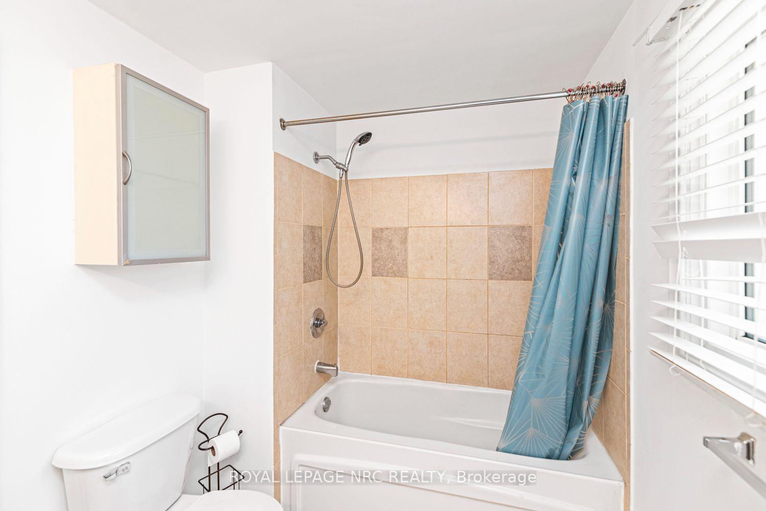 Photo 26 of 100 Mountain Avenue N, Hamilton, Stoney Creek — HOMEH