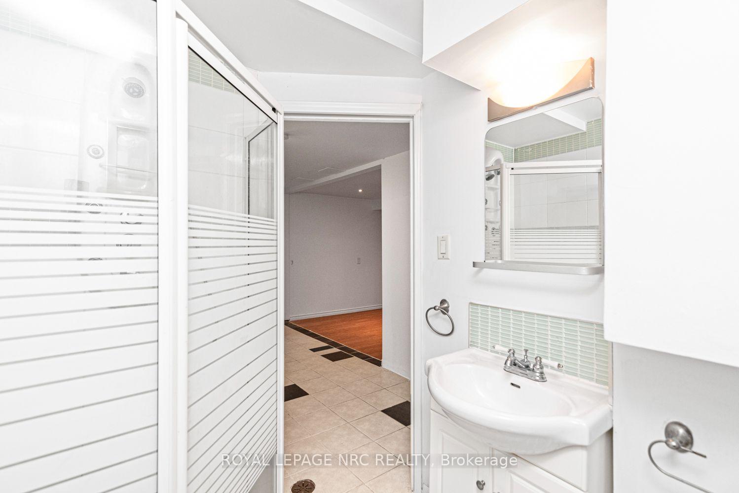Photo 27 of 100 Mountain Avenue N, Hamilton, Stoney Creek — HOMEH