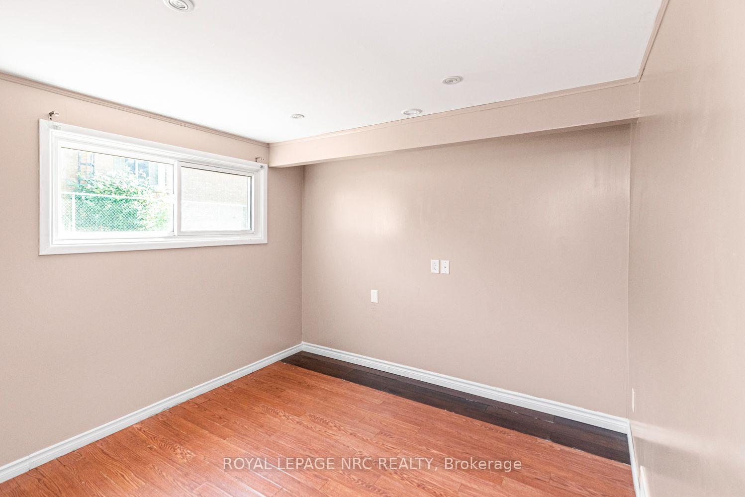Photo 30 of 100 Mountain Avenue N, Hamilton, Stoney Creek — HOMEH