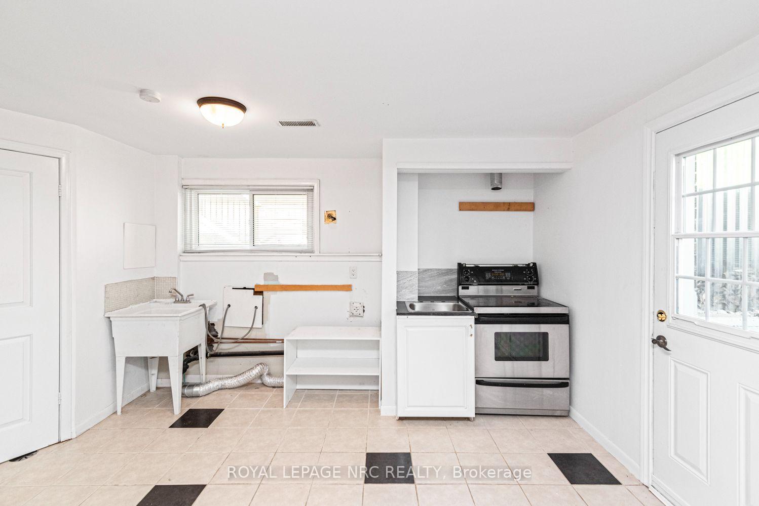 Photo 33 of 100 Mountain Avenue N, Hamilton, Stoney Creek — HOMEH