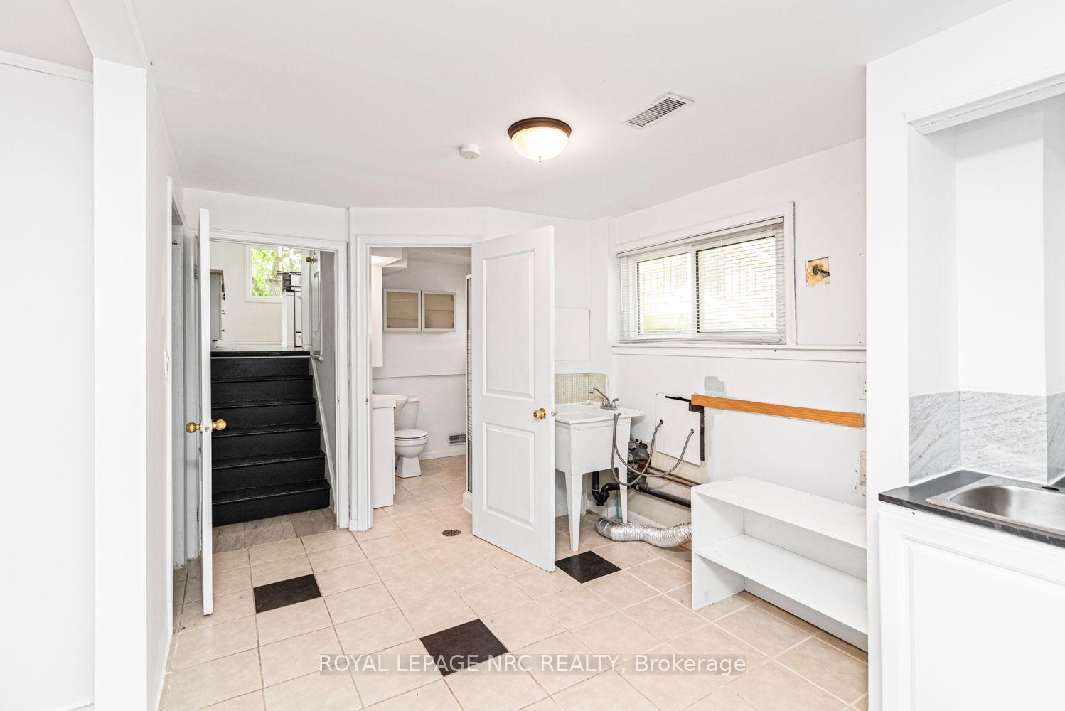 Photo 34 of 100 Mountain Avenue N, Hamilton, Stoney Creek — HOMEH