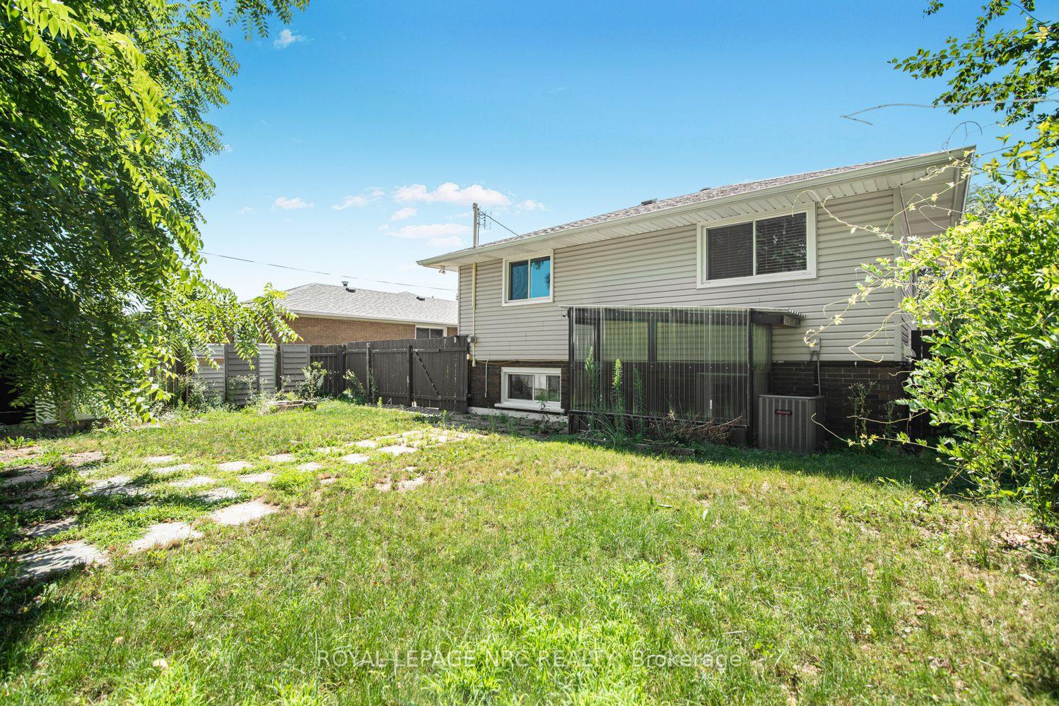 Photo 42 of 100 Mountain Avenue N, Hamilton, Stoney Creek — HOMEH