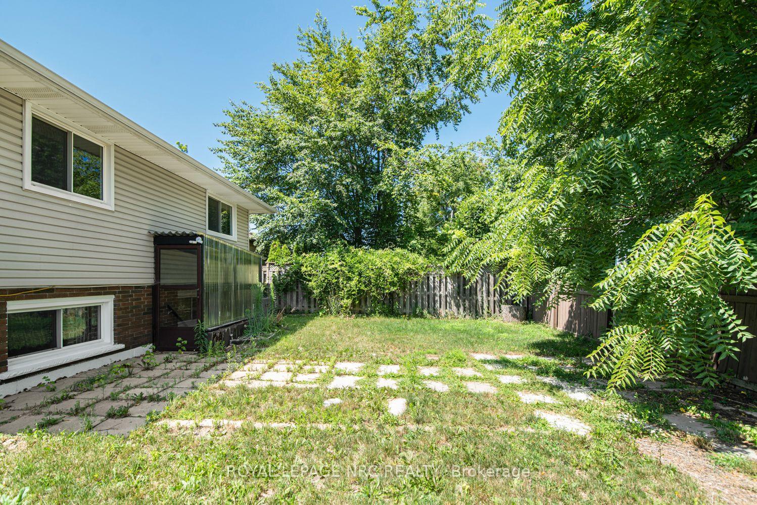 Photo 43 of 100 Mountain Avenue N, Hamilton, Stoney Creek — HOMEH