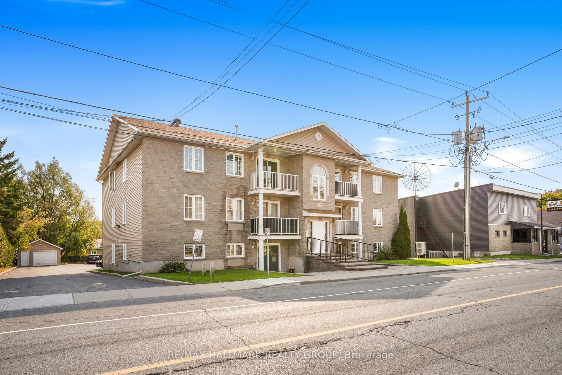 Photo of Unit 302, 1005 Laurier Street