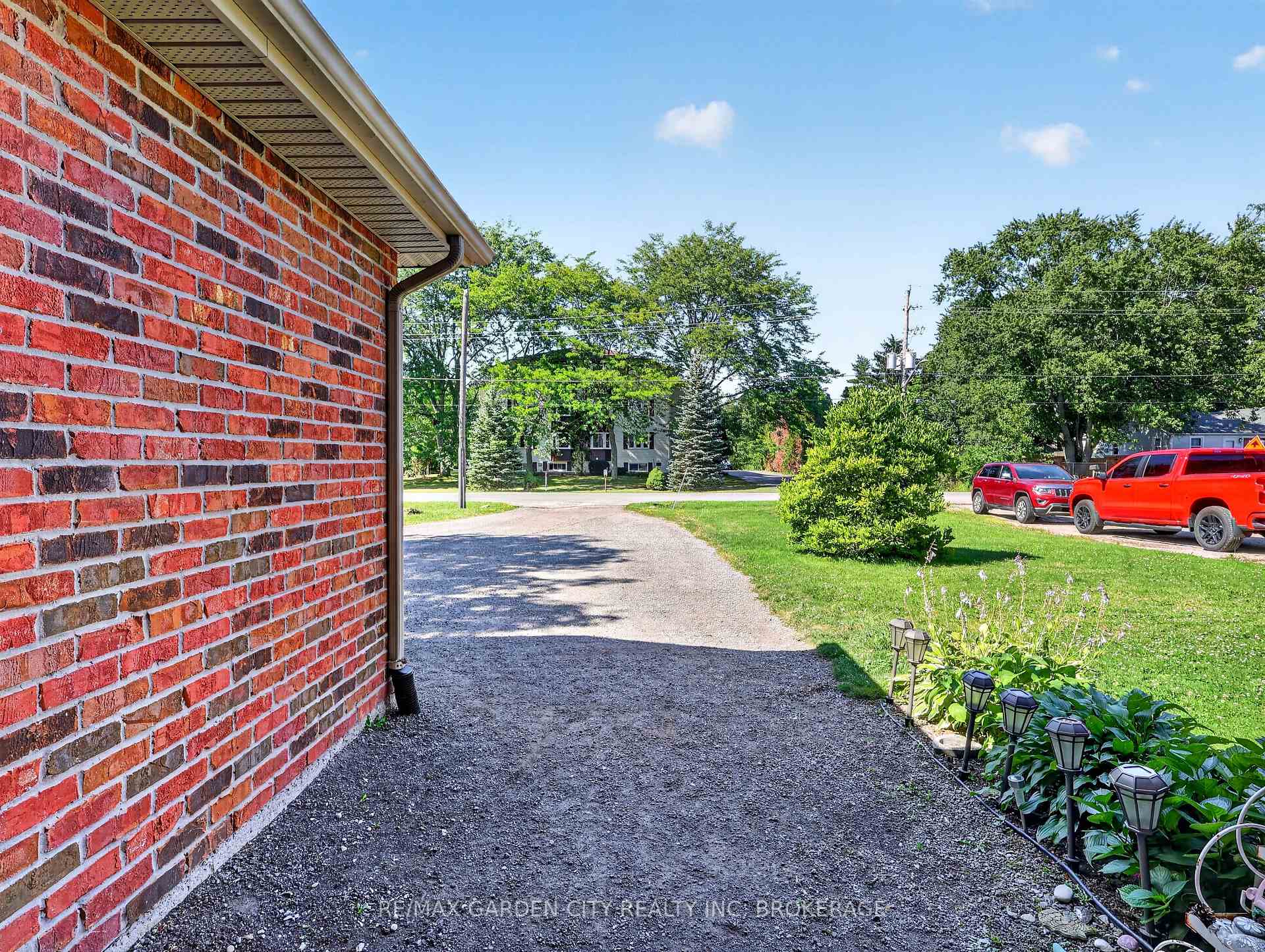 Photo 3 of 828 Foss Road, Pelham, Fenwick — HOMEH
