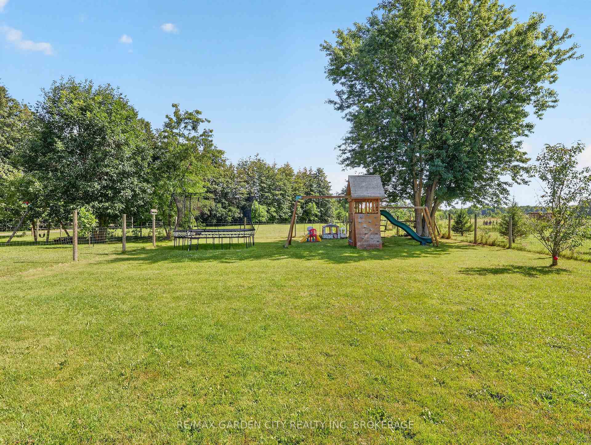 Photo 6 of 828 Foss Road, Pelham, Fenwick — HOMEH