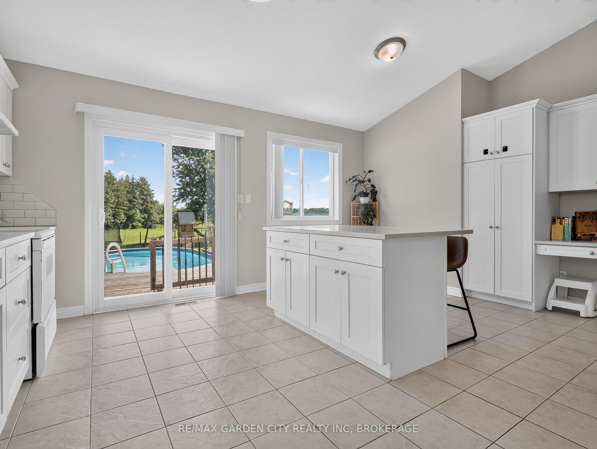 Photo 16 of 828 Foss Road, Pelham, Fenwick — HOMEH