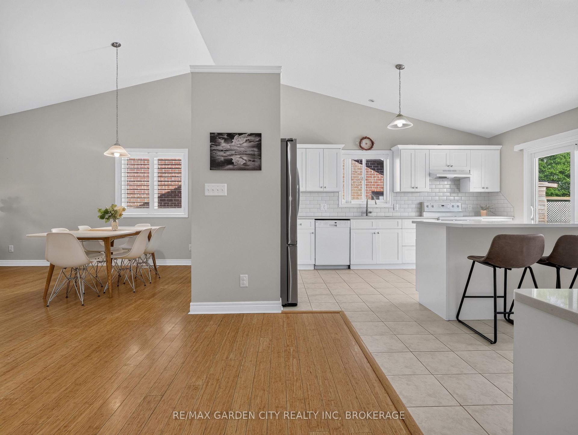 Photo 17 of 828 Foss Road, Pelham, Fenwick — HOMEH