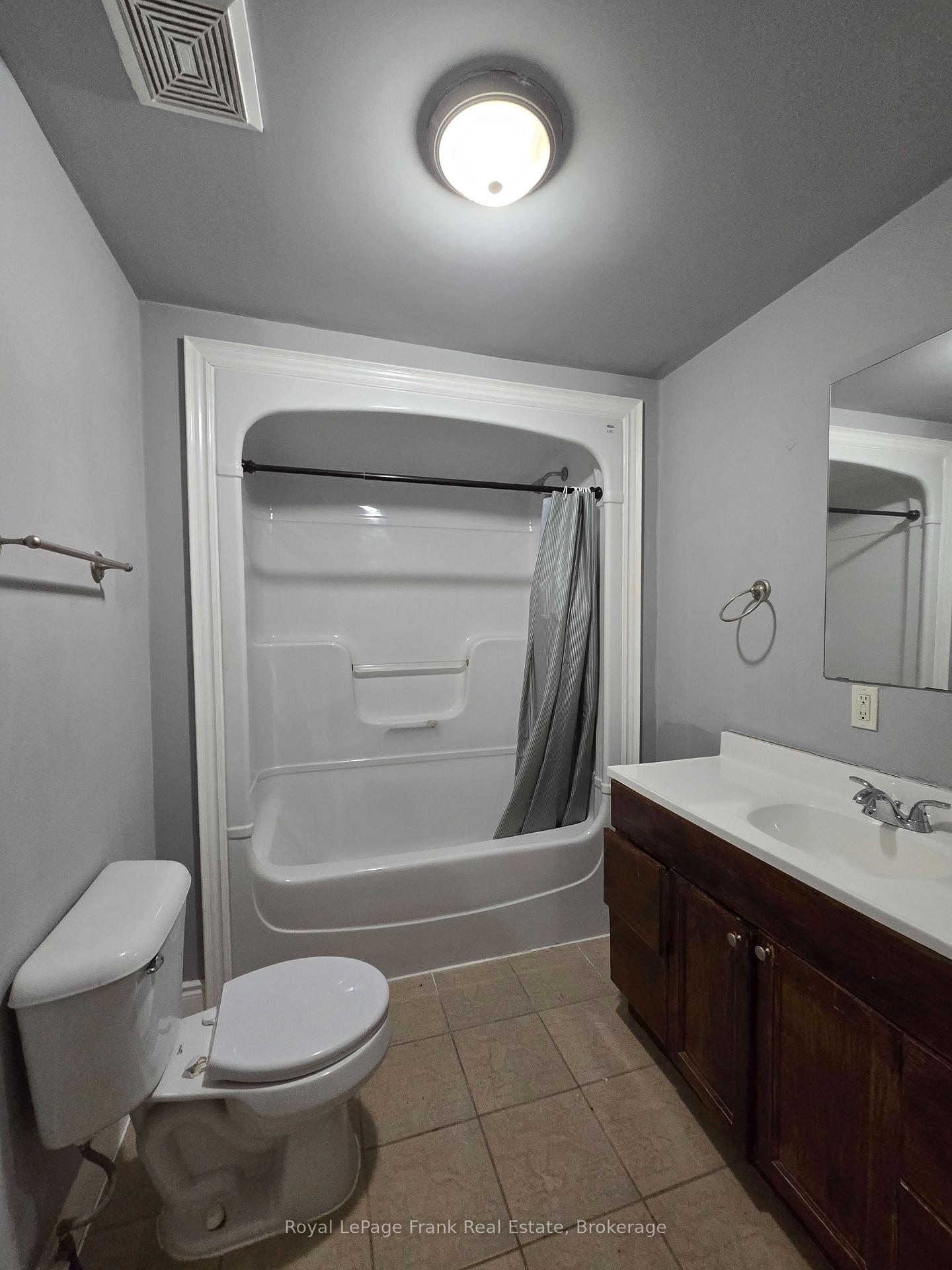 Photo 7 of Unit 208, 54 King Street E, Clarington, Bowmanville — HOMEH