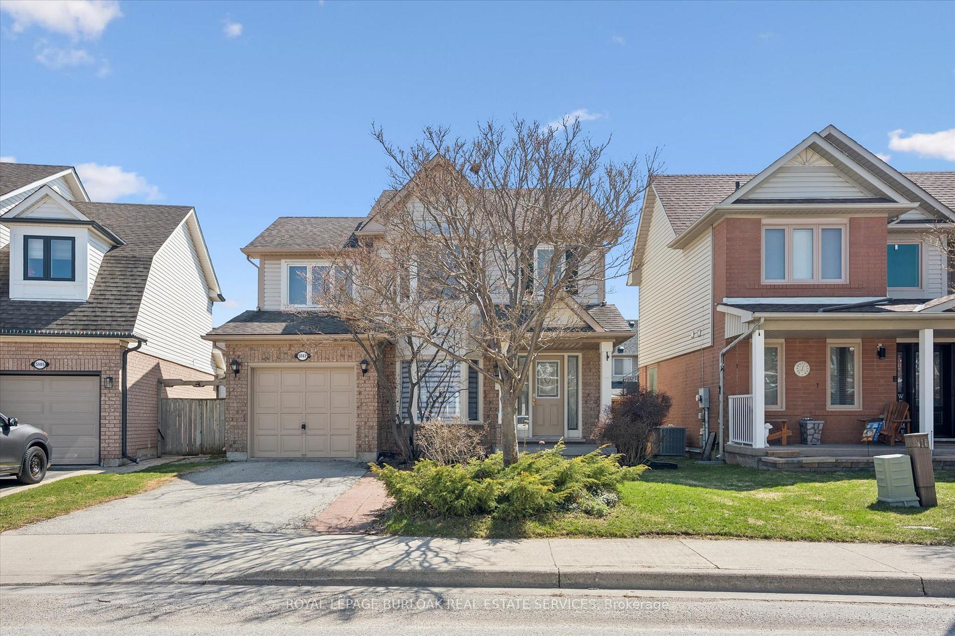 Photo 3 of 5147 Ravine Crescent, Burlington, Orchard — HOMEH