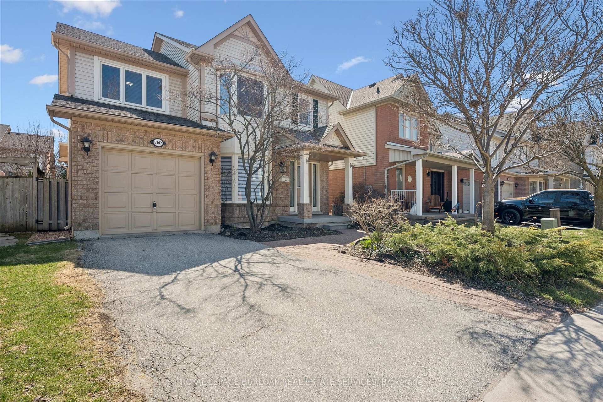 Photo 4 of 5147 Ravine Crescent, Burlington, Orchard — HOMEH
