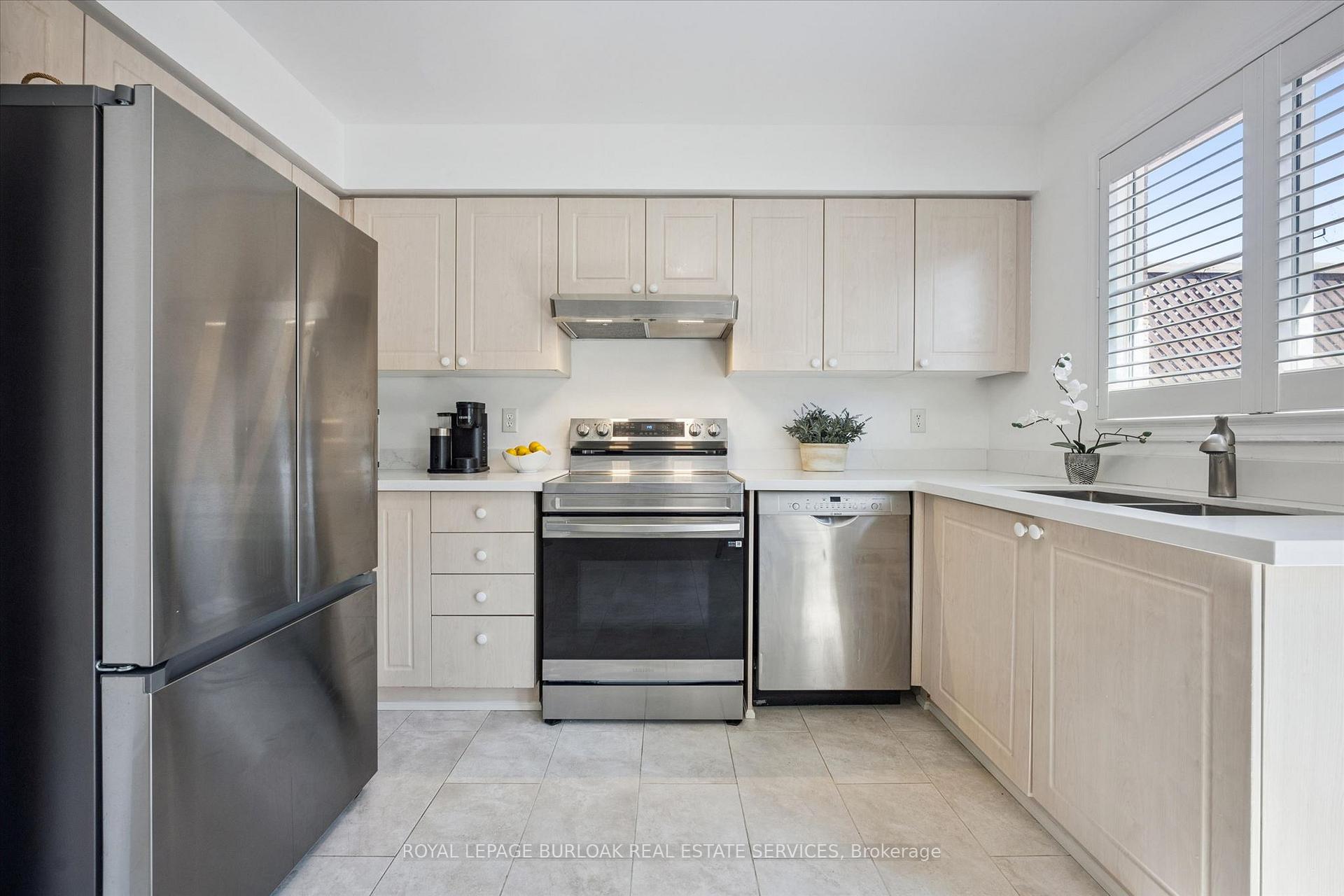 Photo 14 of 5147 Ravine Crescent, Burlington, Orchard — HOMEH