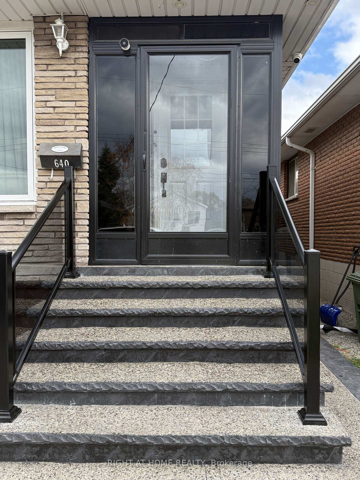 Photo 3 of 640 Tate Avenue, Hamilton, Parkview — HOMEH