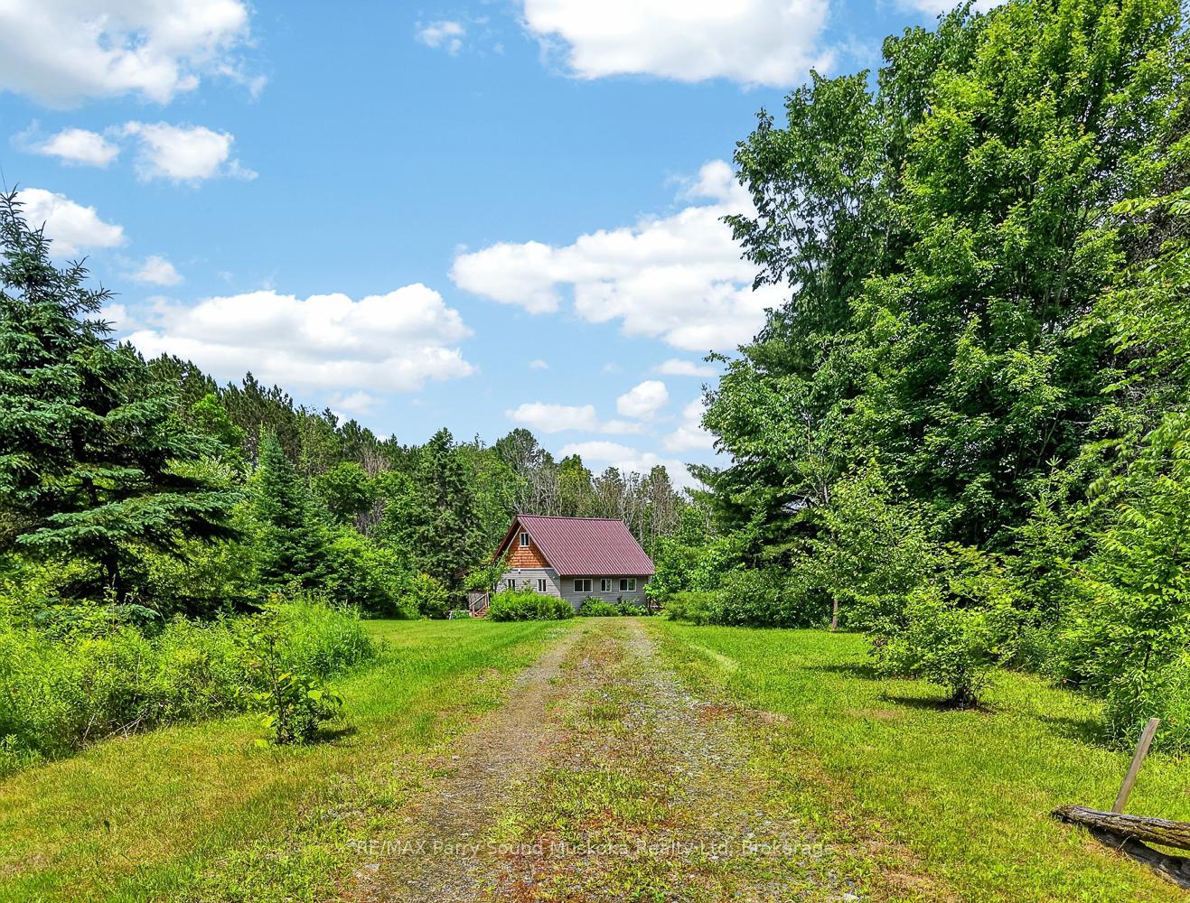 Photo 40 of 39 Fire Route 200, McKellar — HOMEH