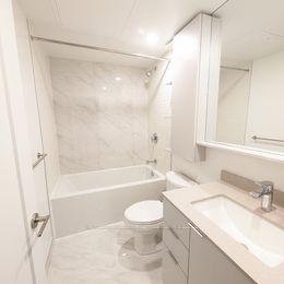 Photo 6 of Unit 705, 8 Cedarland Drive, Markham, Unionville — HOMEH