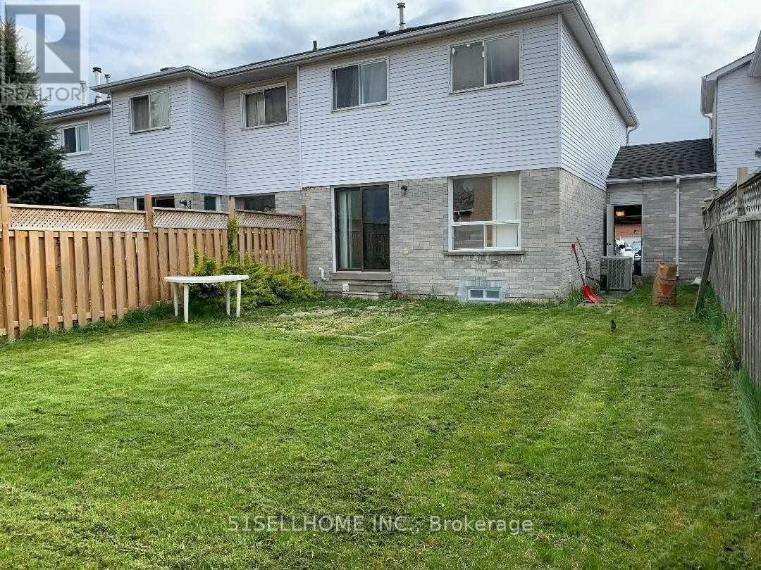 Photo 2 of 31 Thorntree Crescent, Brampton, Fletcher's Creek South — HOMEH