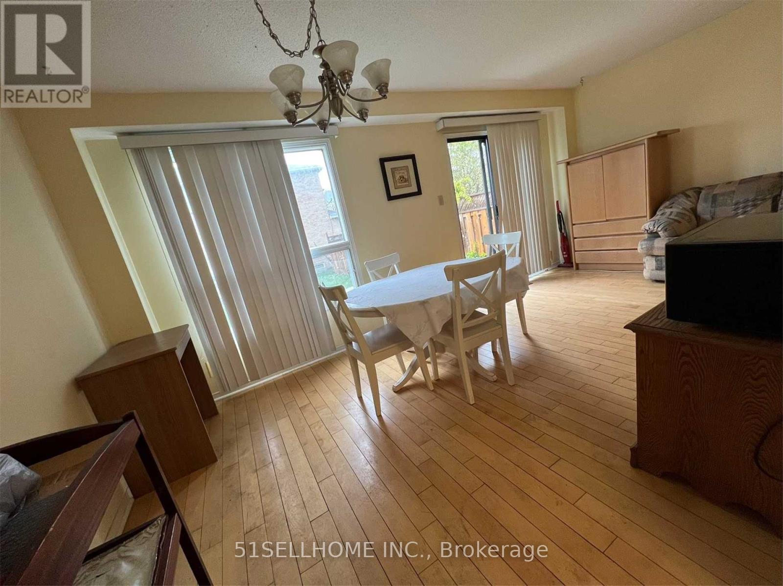 Photo 6 of 31 Thorntree Crescent, Brampton, Fletcher's Creek South — HOMEH