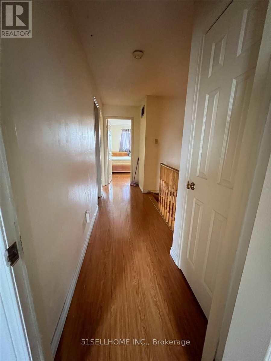 Photo 13 of 31 Thorntree Crescent, Brampton, Fletcher's Creek South — HOMEH