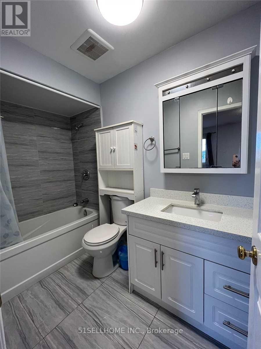 Photo 17 of 31 Thorntree Crescent, Brampton, Fletcher's Creek South — HOMEH