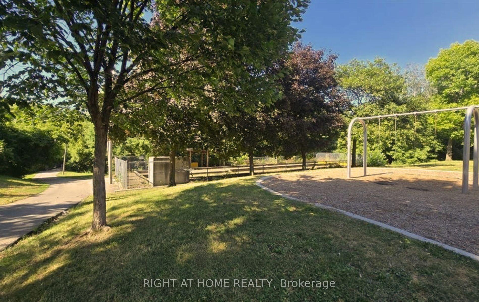 Photo 50 of Unit Unit#1, 1758 Lawrence Avenue, North York, Rustic — HOMEH