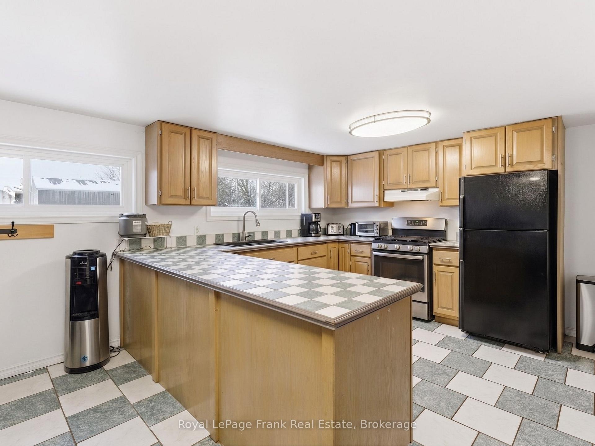 Photo 8 of 241 Bellevue Drive, Quinte West, Sidney Ward — HOMEH