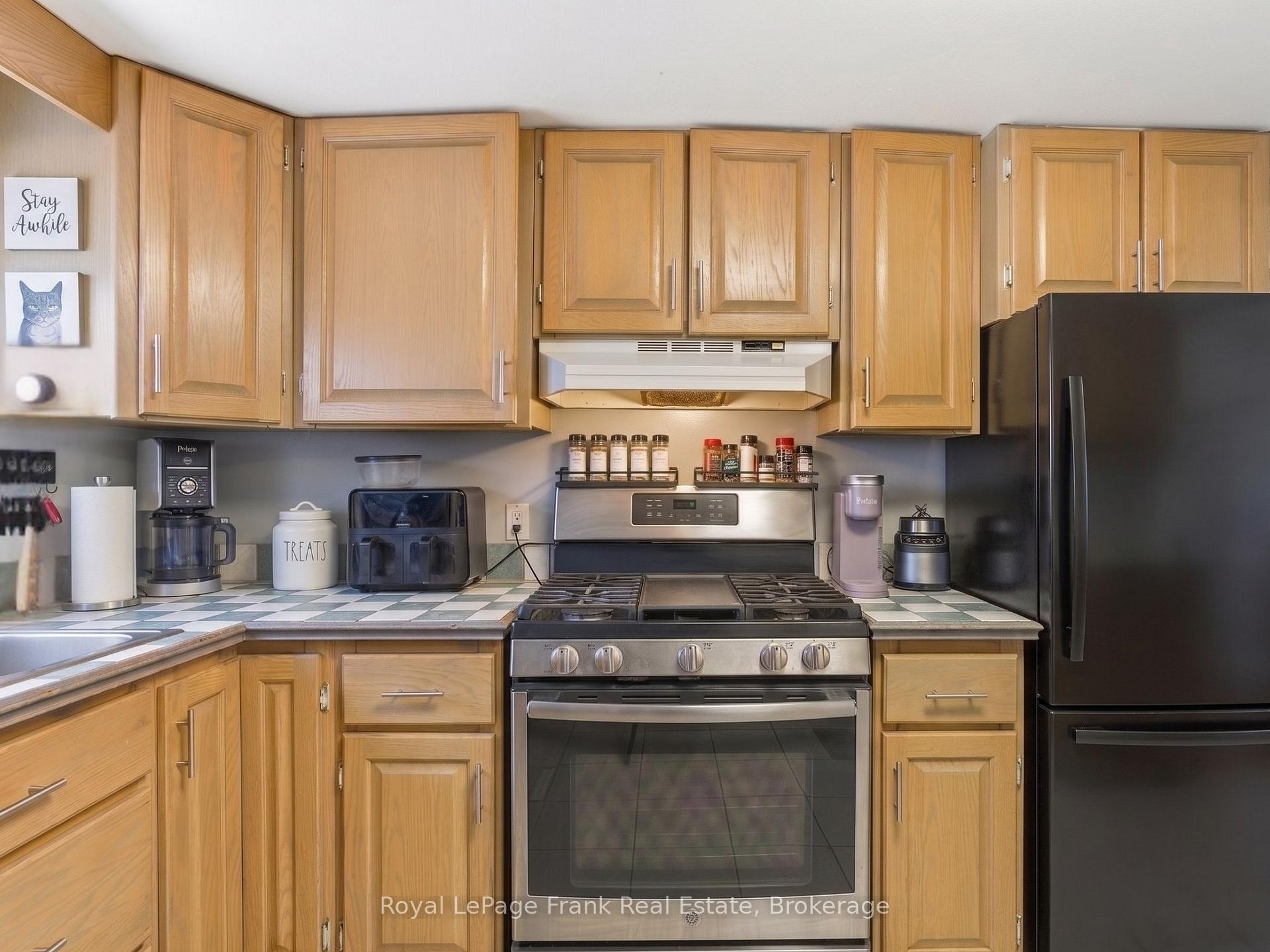 Photo 10 of 241 Bellevue Drive, Quinte West, Sidney Ward — HOMEH