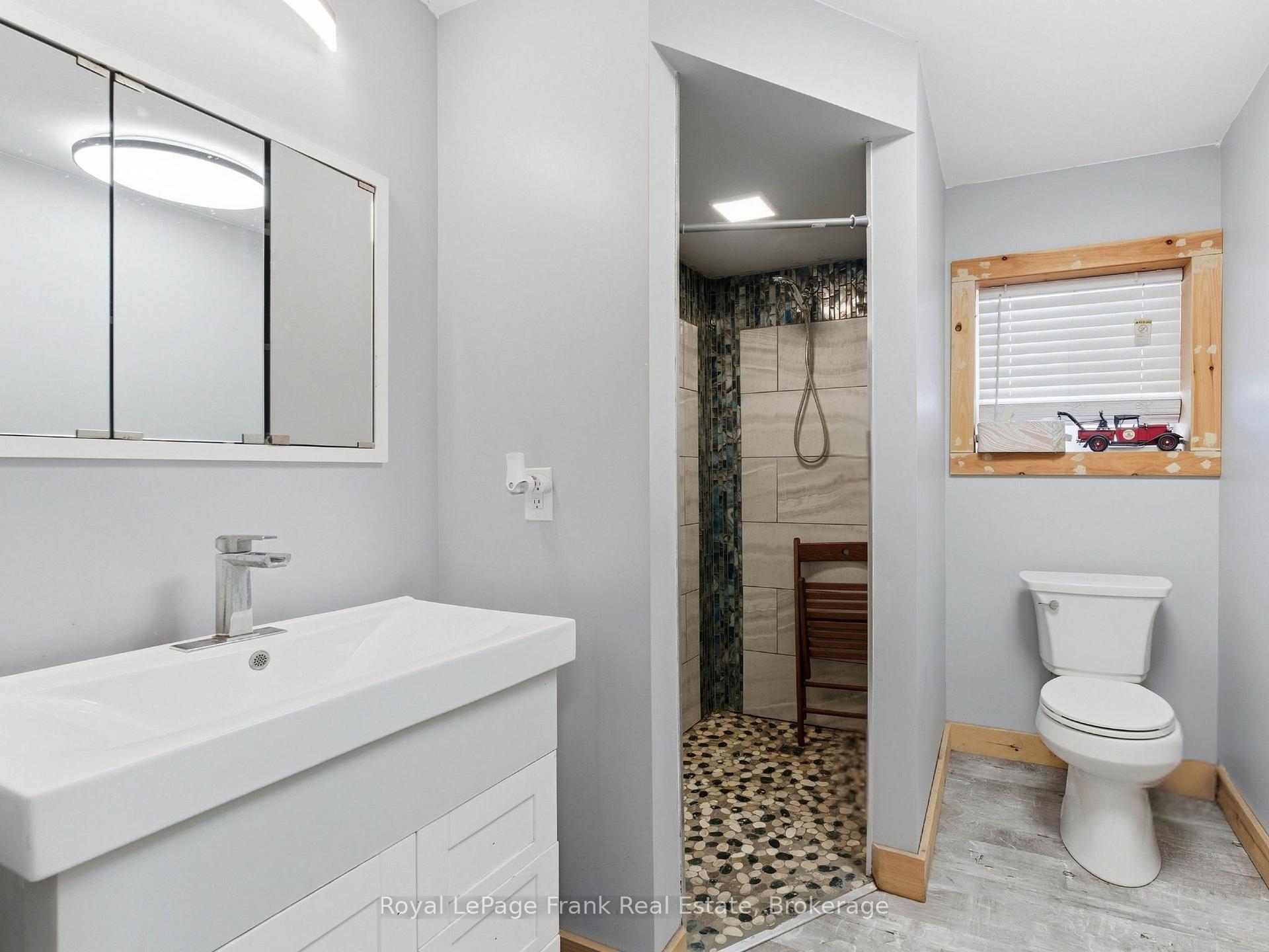 Photo 40 of 241 Bellevue Drive, Quinte West, Sidney Ward — HOMEH