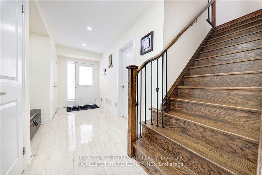 Photo 17 of 2412 Fall Harvest Crescent, Pickering, Rural Pickering — HOMEH