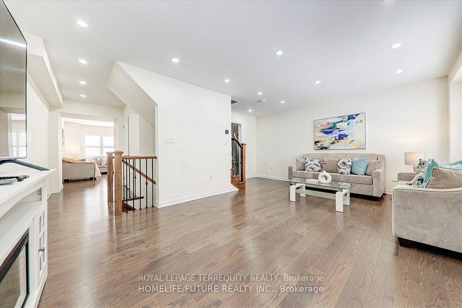 Photo 23 of 2412 Fall Harvest Crescent, Pickering, Rural Pickering — HOMEH