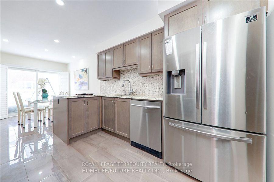 Photo 33 of 2412 Fall Harvest Crescent, Pickering, Rural Pickering — HOMEH