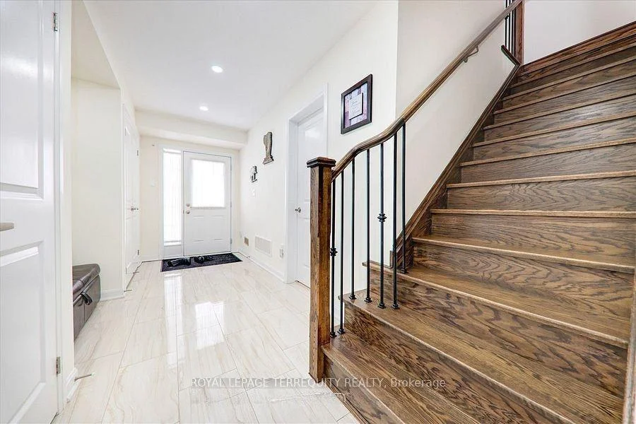 Photo 18 of 2412 Fall Harvest Crescent, Pickering, Rural Pickering — HOMEH