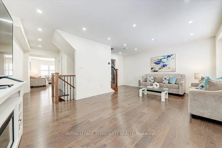 Photo 24 of 2412 Fall Harvest Crescent, Pickering, Rural Pickering — HOMEH