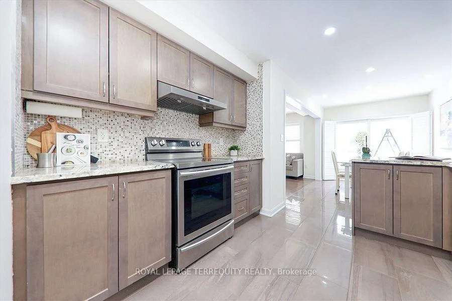 Photo 30 of 2412 Fall Harvest Crescent, Pickering, Rural Pickering — HOMEH