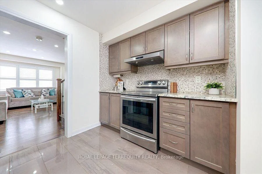 Photo 32 of 2412 Fall Harvest Crescent, Pickering, Rural Pickering — HOMEH
