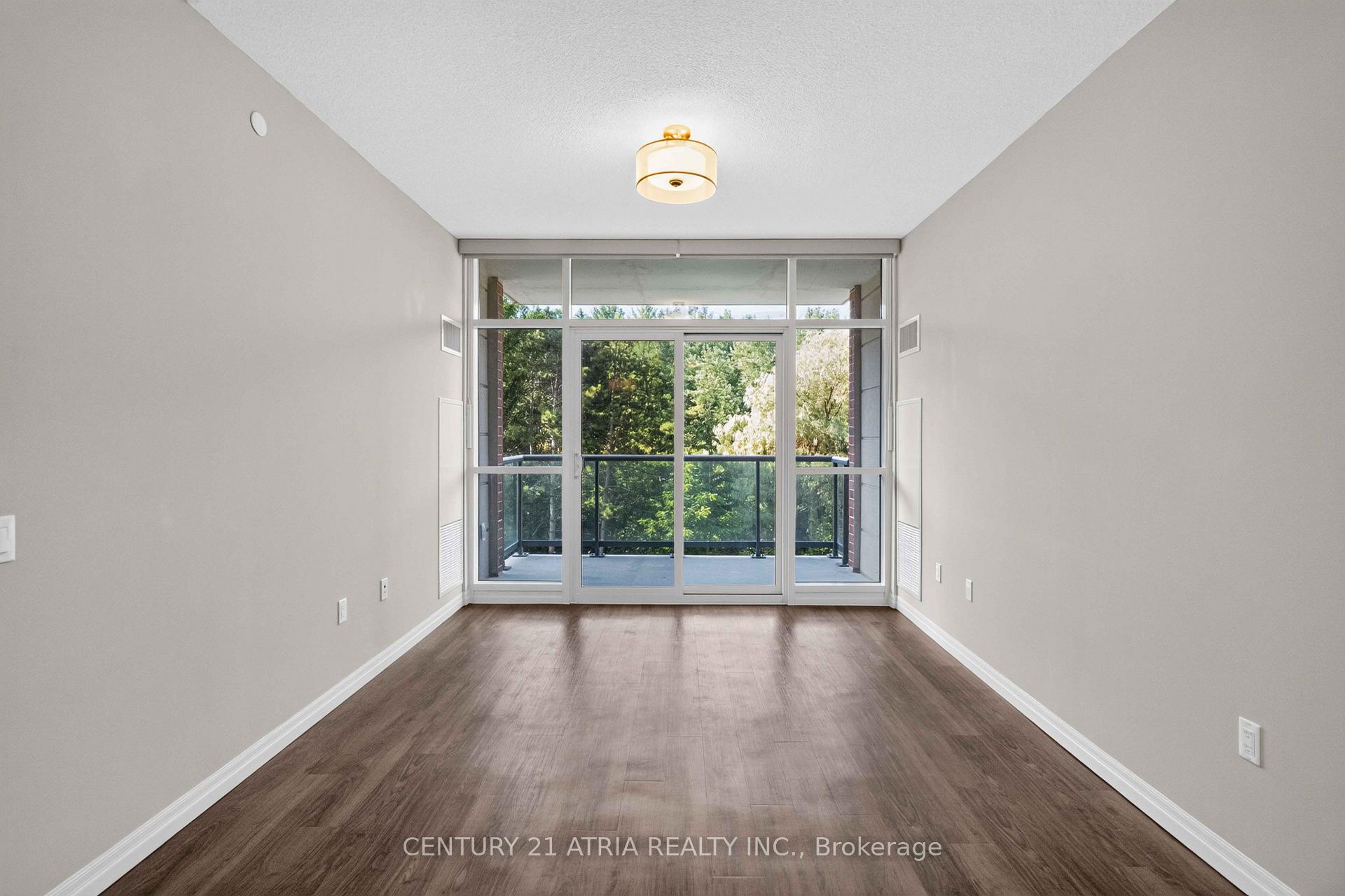 Photo 2 of 460 William Graham Drive, Aurora, Rural Aurora — HOMEH