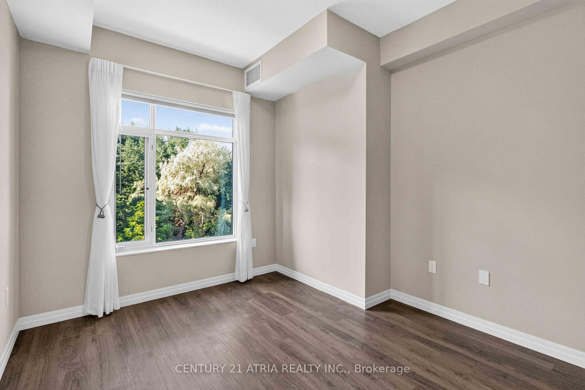 Photo 11 of 460 William Graham Drive, Aurora, Rural Aurora — HOMEH