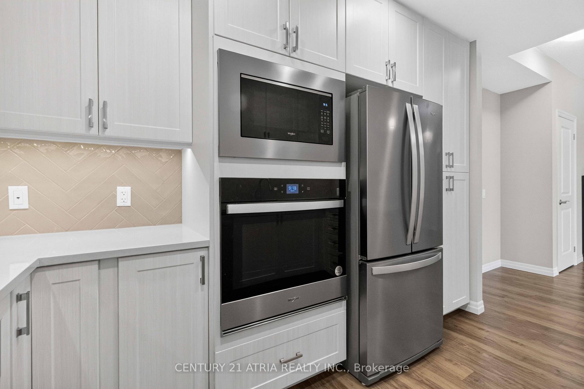 Photo 13 of 460 William Graham Drive, Aurora, Rural Aurora — HOMEH
