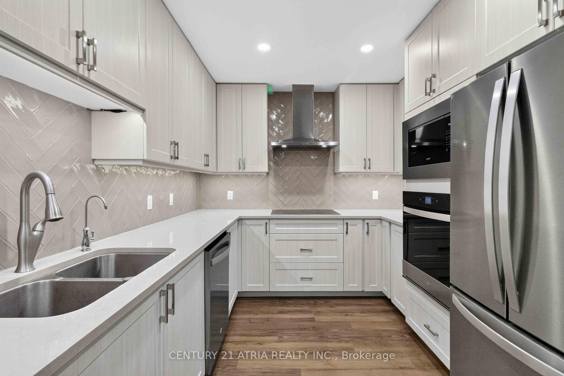 Photo 14 of 460 William Graham Drive, Aurora, Rural Aurora — HOMEH