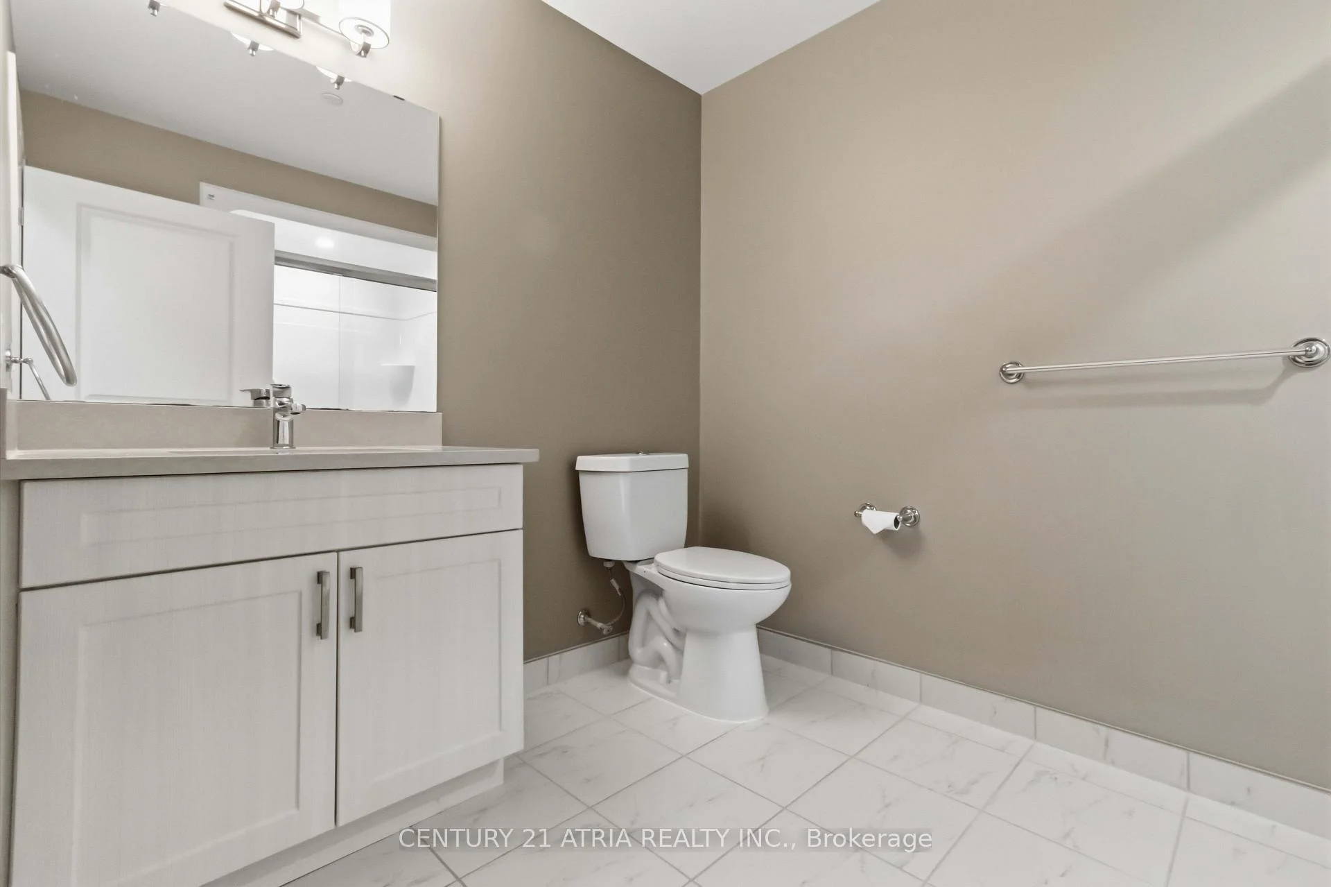 Photo 16 of 460 William Graham Drive, Aurora, Rural Aurora — HOMEH