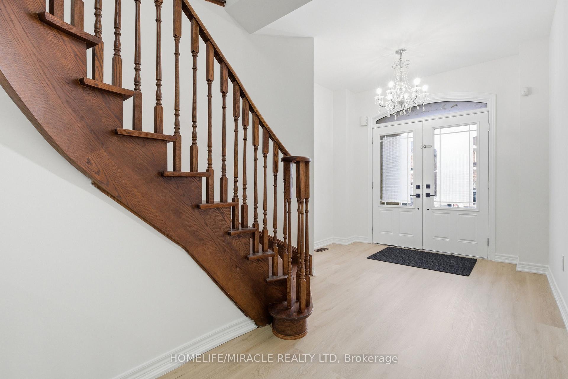 Photo 2 of 71 Skyvalley Drive, Brampton, Bram East — HOMEH