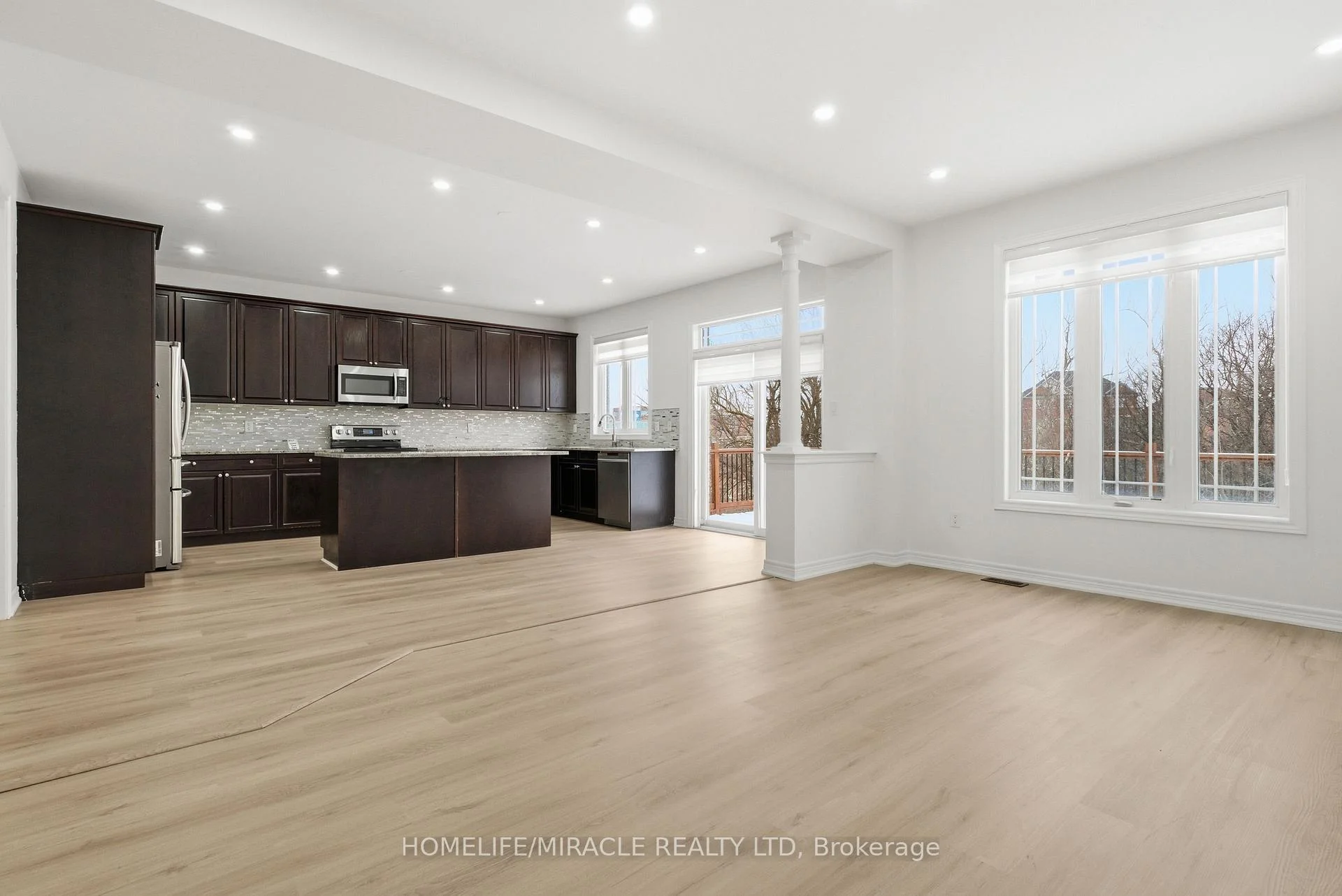 Photo 6 of 71 Skyvalley Drive, Brampton, Bram East — HOMEH