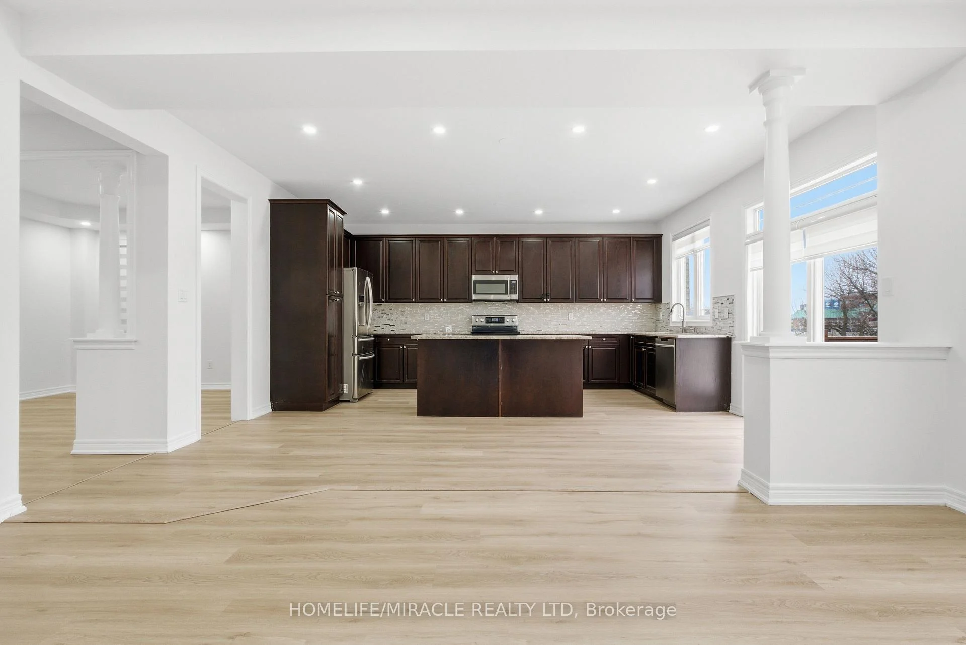 Photo 8 of 71 Skyvalley Drive, Brampton, Bram East — HOMEH