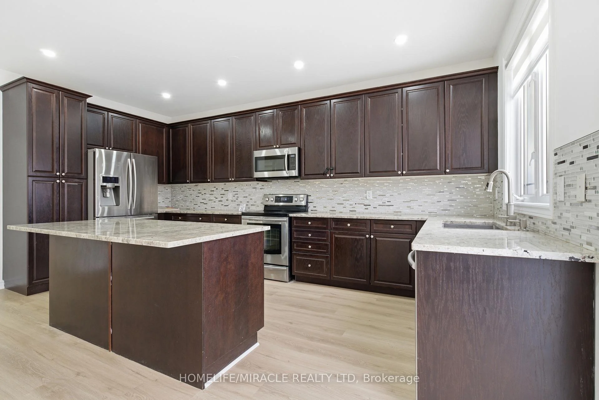 Photo 12 of 71 Skyvalley Drive, Brampton, Bram East — HOMEH